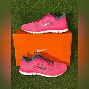 NIKE FREE 5.0 TR FIT 4 ,SIZE 8.5 WOMENS, HYPER PINK/ DARK GREY / WHITE, NEW